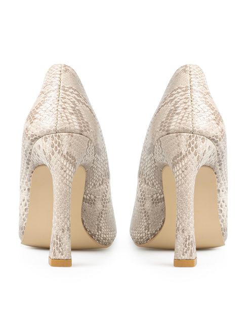 Zapatilla Beige Víbora Punta Metálica 520