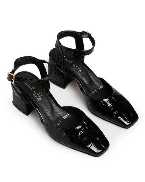 Zapatilla Picuda Negra Ankle Strap 606