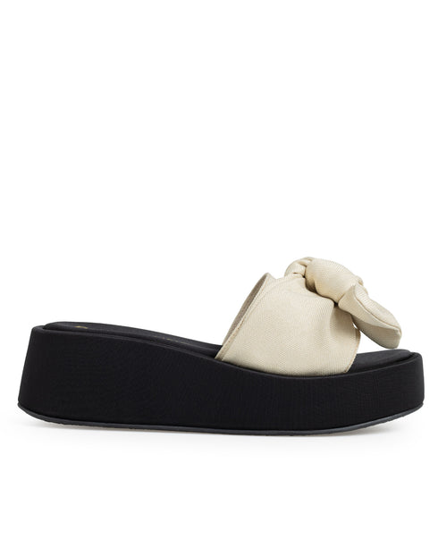 Sandalia Latte Moño Plataforma Negra 9681