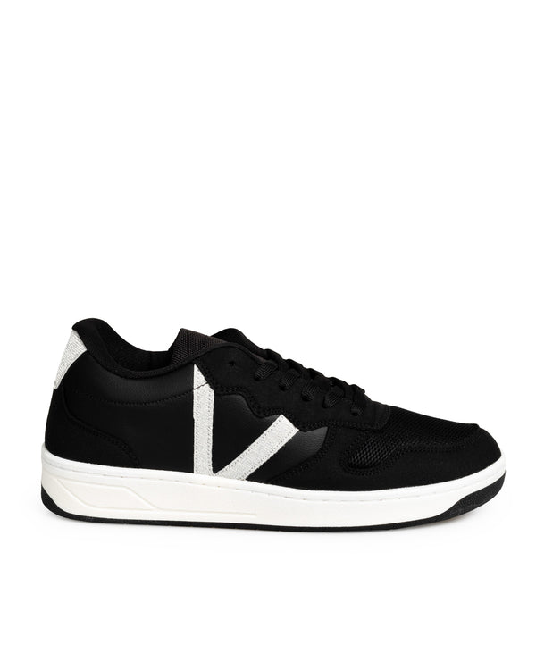 Tenis Negro Tiras Plata 96KR