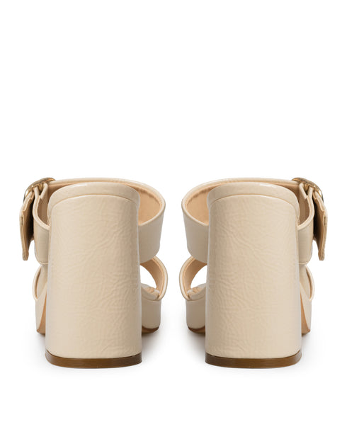 Sandalia Beige Hebilla Tacón Grueso 28013