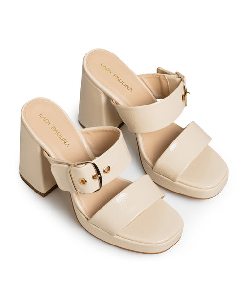 Sandalia Beige Hebilla Tacón Grueso 28013