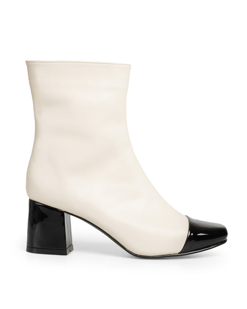 Botín Latte Liso Punta Negra 10-1005