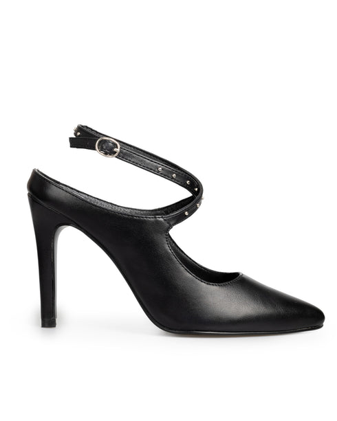 Zapatilla Negra Tira Con Estoperoles 10104