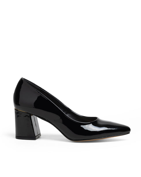 Zapatilla Negra Lisa Punta Picuda 16201