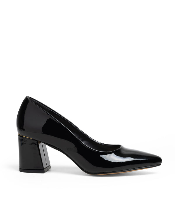 Zapatilla Negra Lisa Punta Picuda 16201