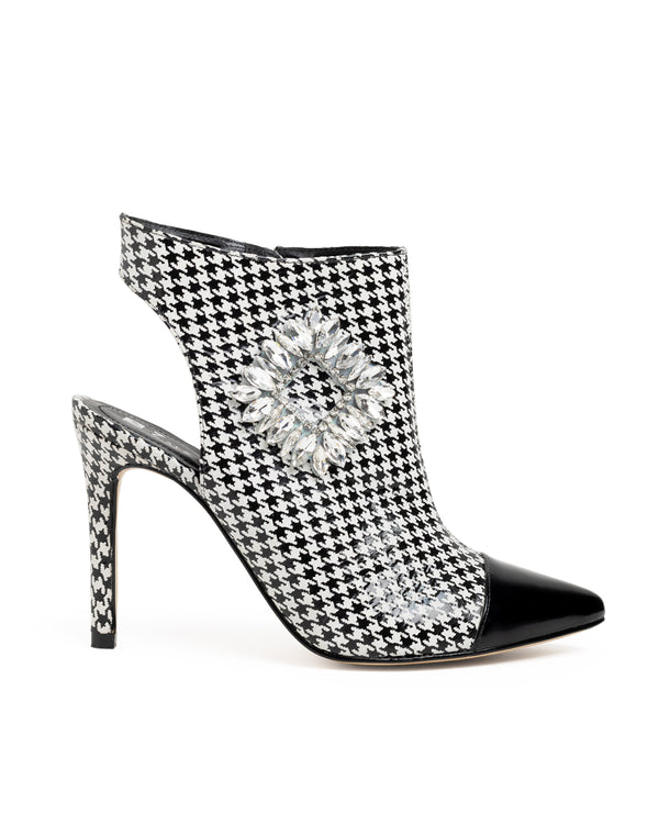 Zapatilla Abotinada Blanco Negro Hebilla Cristales ANGEL63